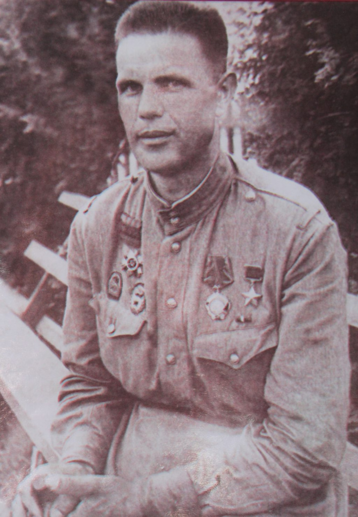 Melnikov_A._D._posle_gospitalya.jpg Melnikov_A._D._posle_gospitalya.jpg
